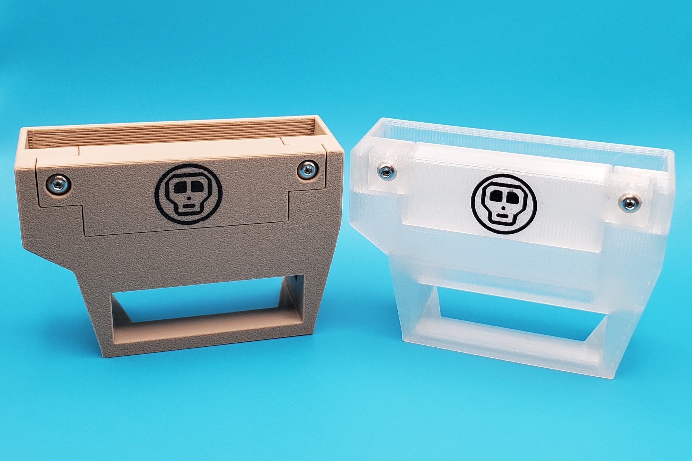 Vertical user port mounts, beige and clear
