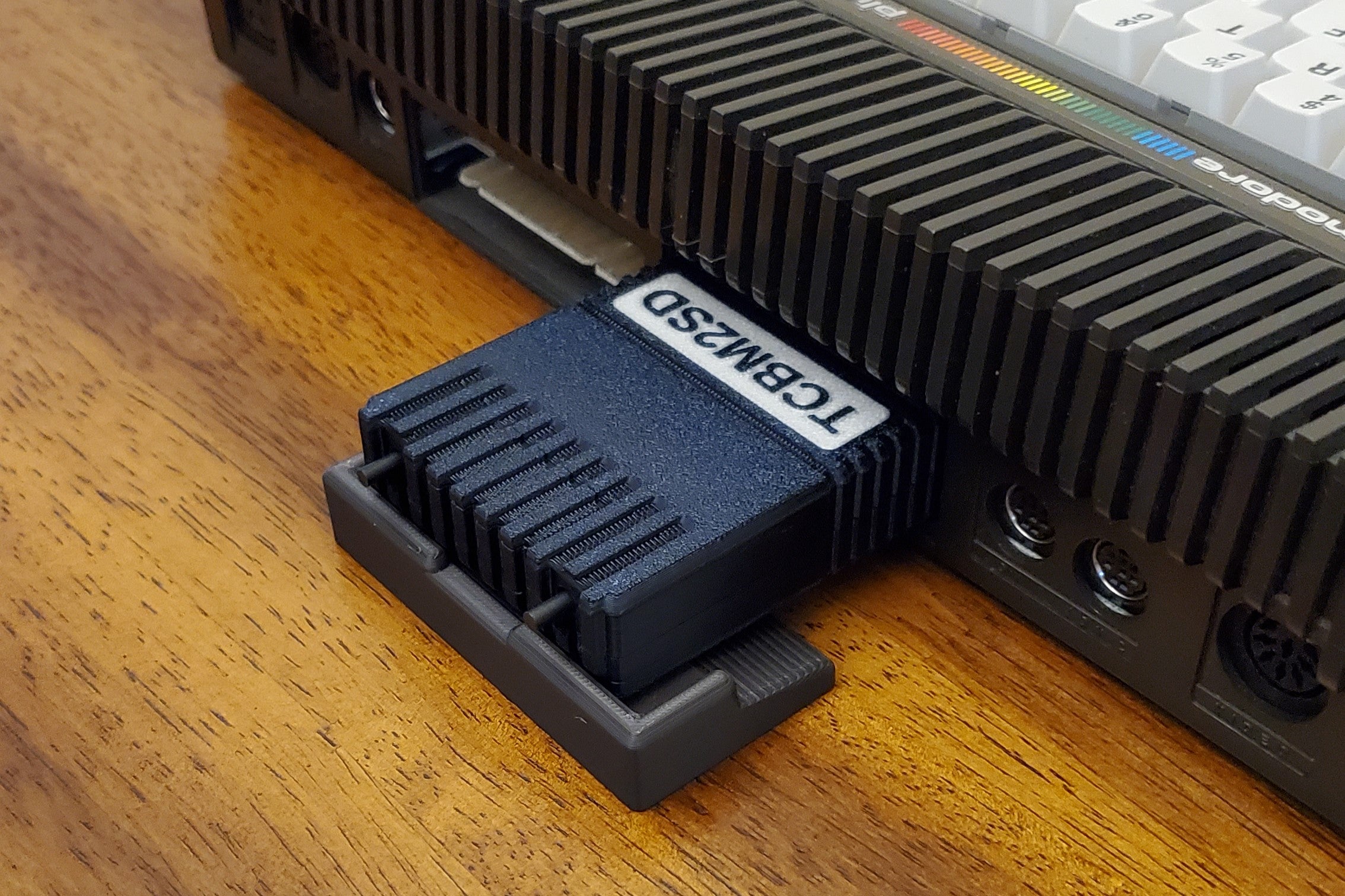 Cart Couch used with TCBM2SD cartridge in a Plus/4, oblique view
